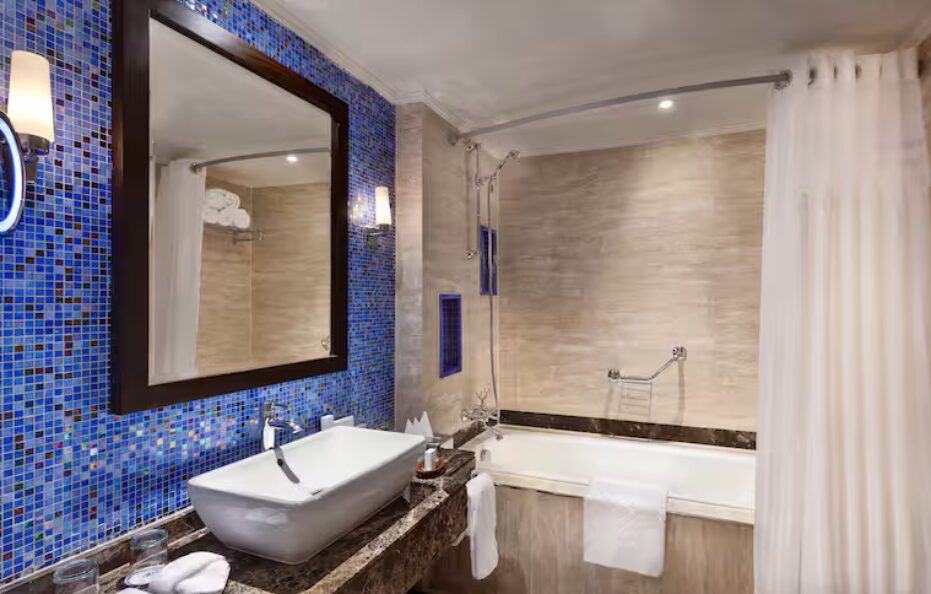 King Guest Room with Sea View