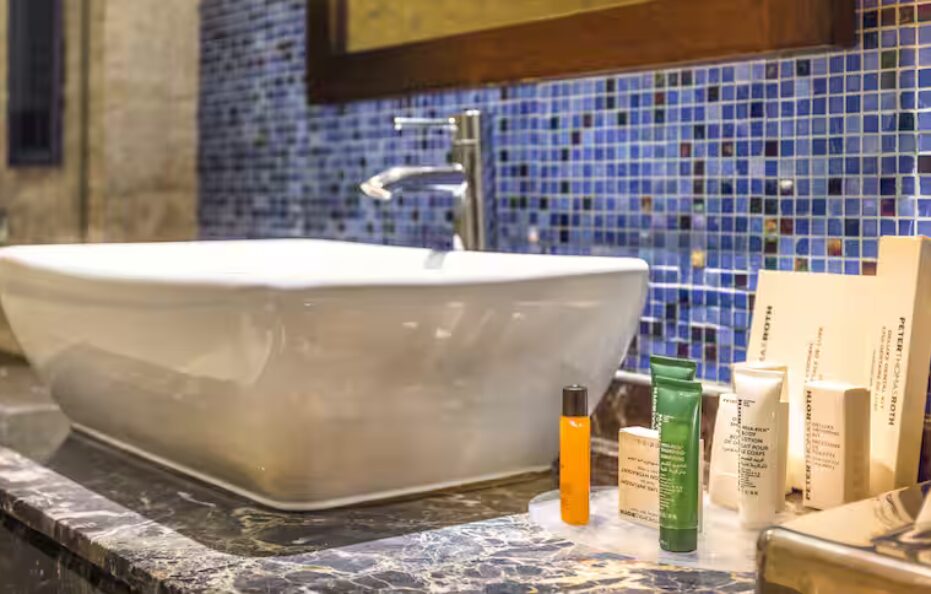 King Guest Room with Sea View